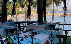 محوطه هتل محوطه هتل