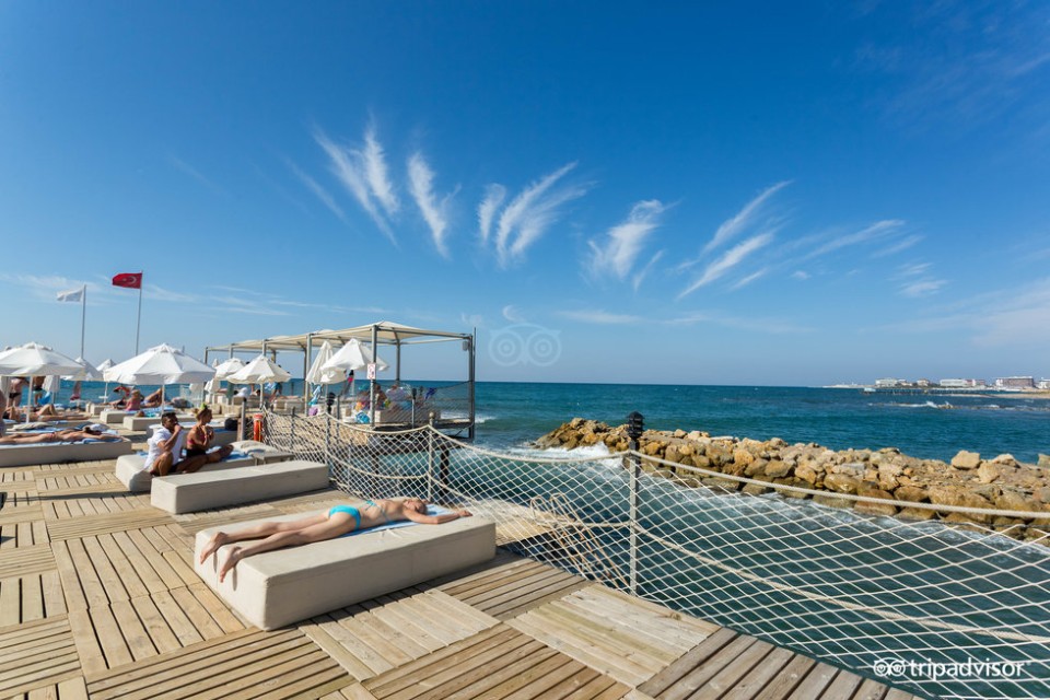 محوطه هتل محوطه هتل