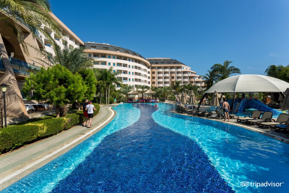 محوطه هتل محوطه هتل