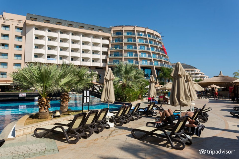 محوطه هتل محوطه هتل