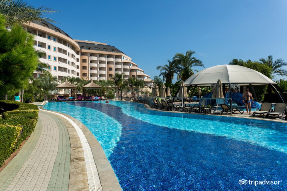 محوطه هتل محوطه هتل