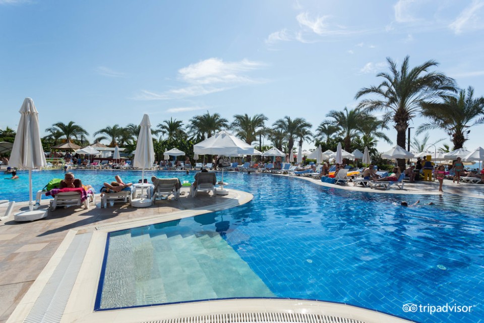 محوطه هتل محوطه هتل