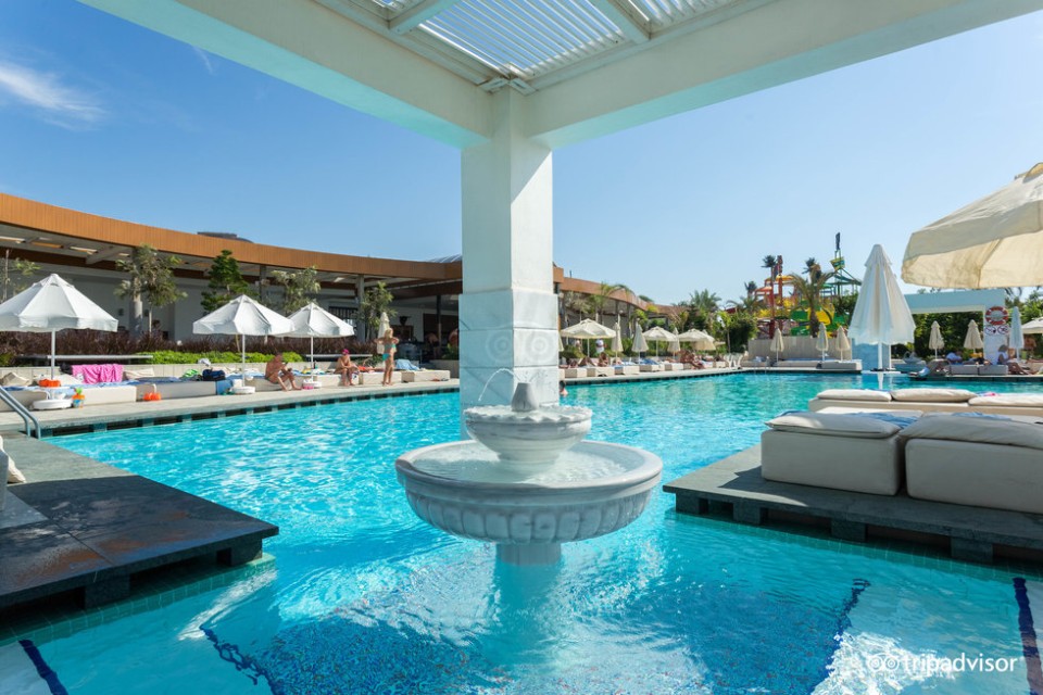 محوطه هتل محوطه هتل