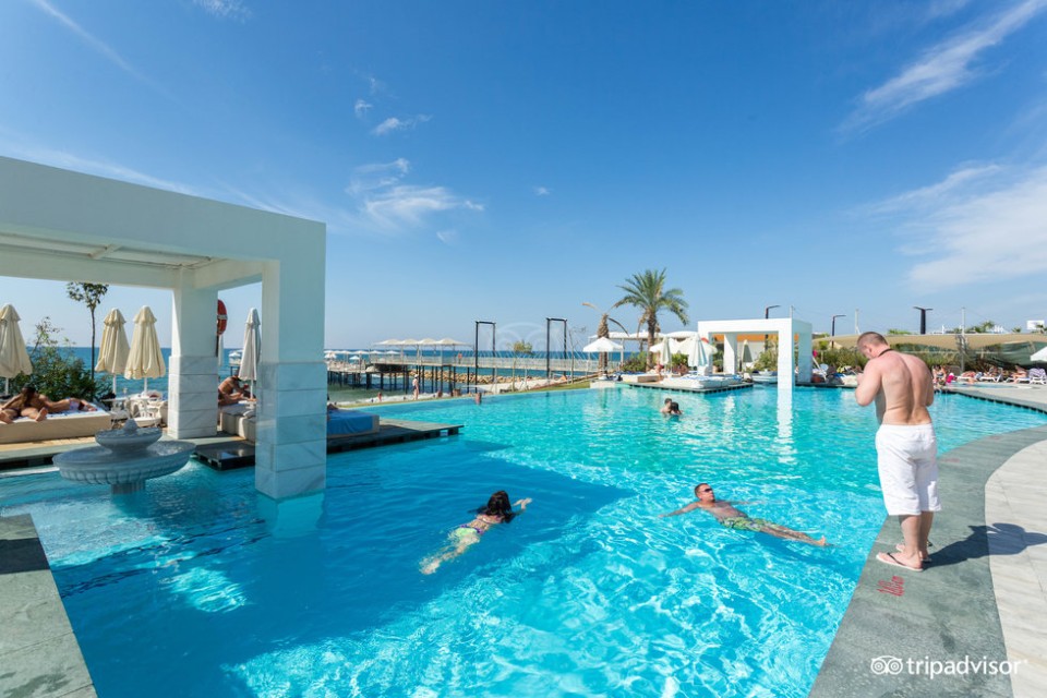 محوطه هتل محوطه هتل