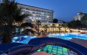 محوطه هتل محوطه هتل