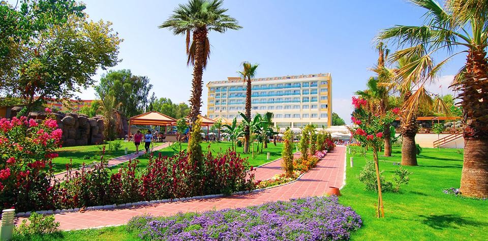 محوطه هتل محوطه هتل