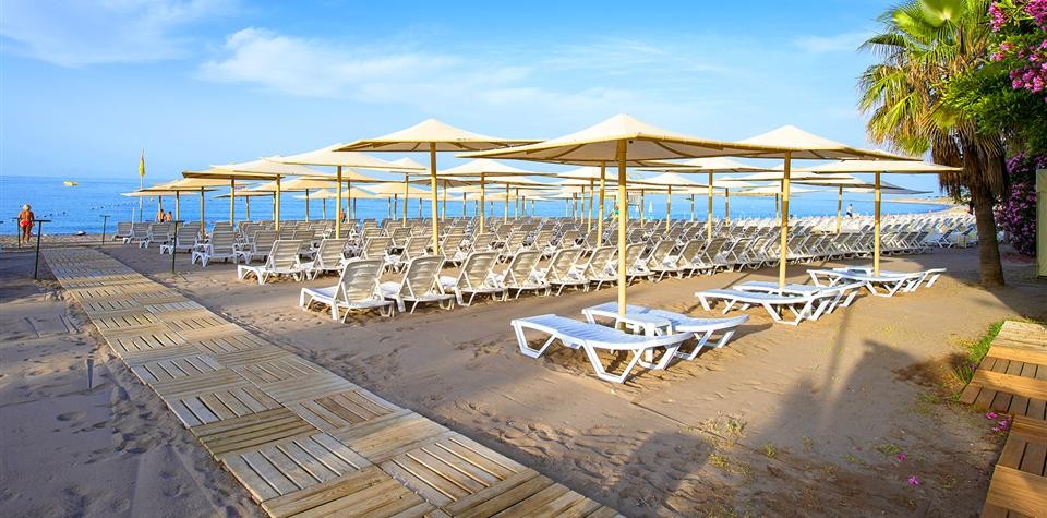 محوطه هتل محوطه هتل