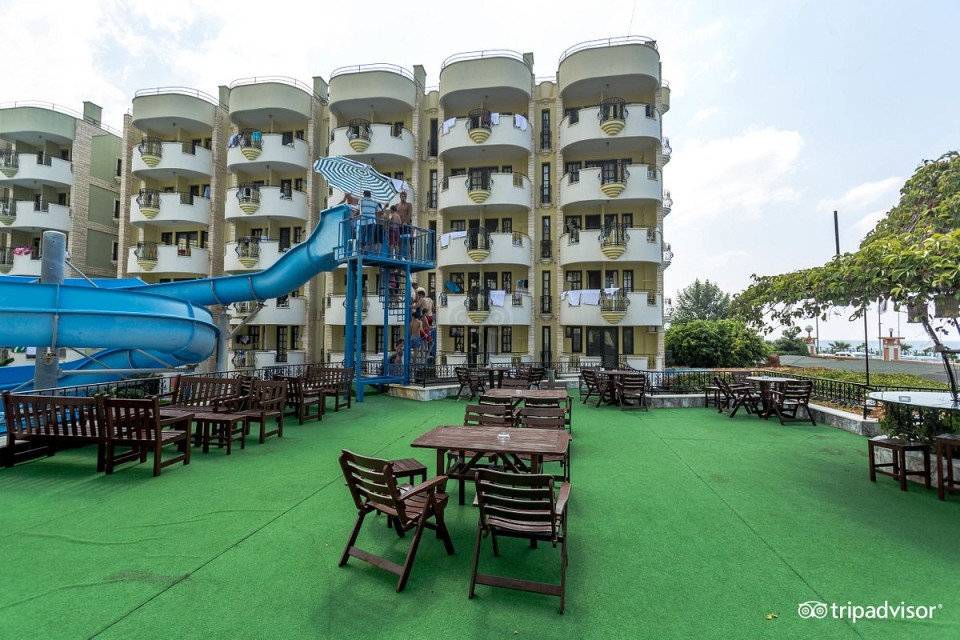 محوطه هتل محوطه هتل