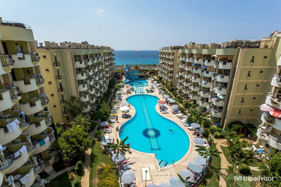 محوطه هتل محوطه هتل