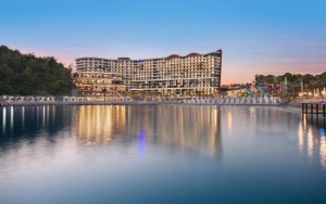 محوطه هتل محوطه هتل