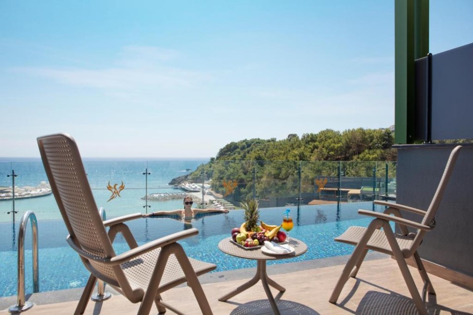 استخر استخر