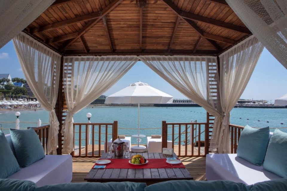 محوطه هتل محوطه هتل