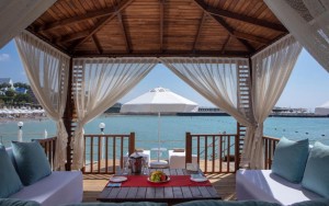 محوطه هتل محوطه هتل