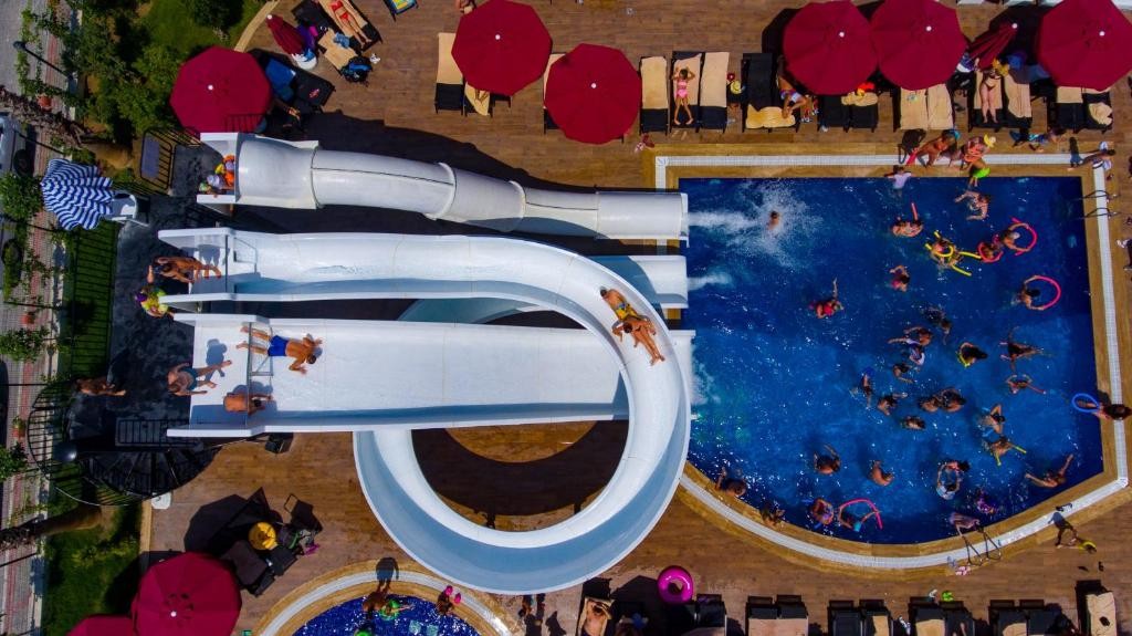 محوطه هتل محوطه هتل