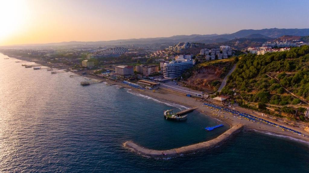 محوطه هتل محوطه هتل