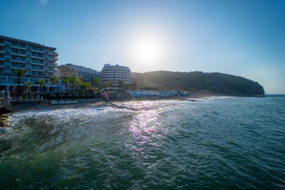 محوطه هتل محوطه هتل