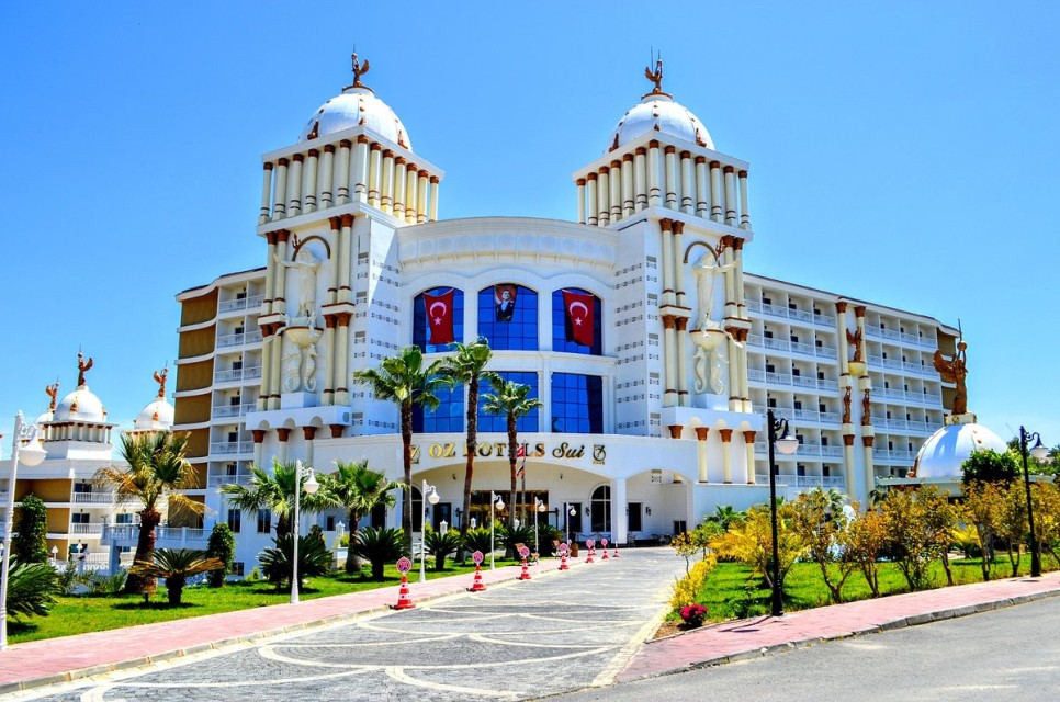 محوطه هتل محوطه هتل