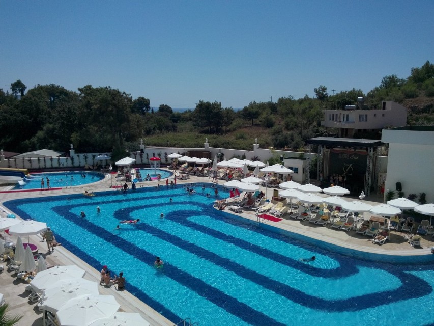 محوطه هتل محوطه هتل