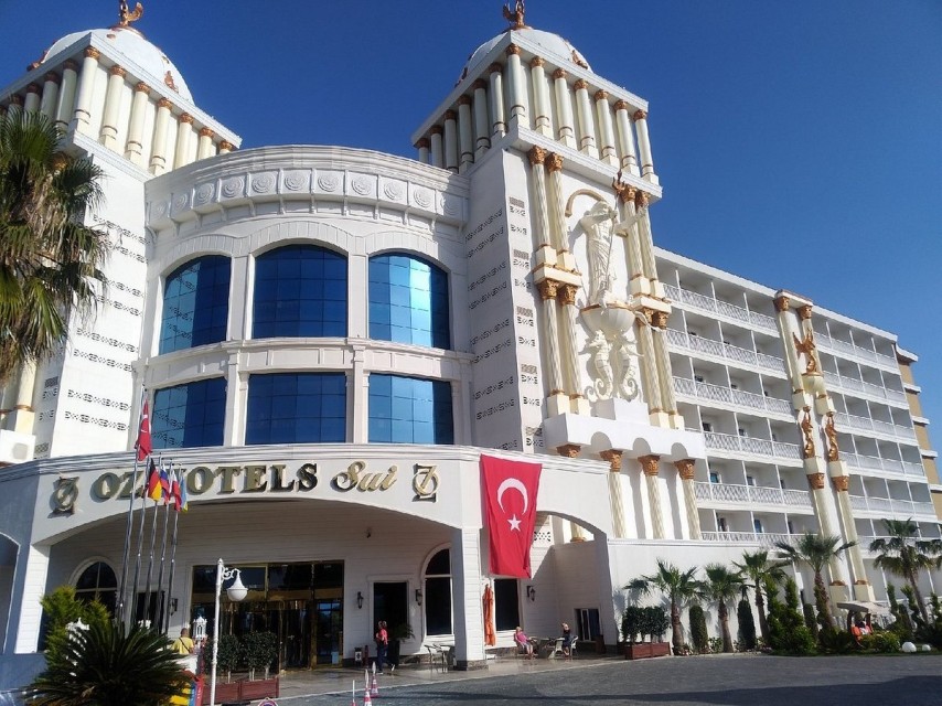 محوطه هتل محوطه هتل