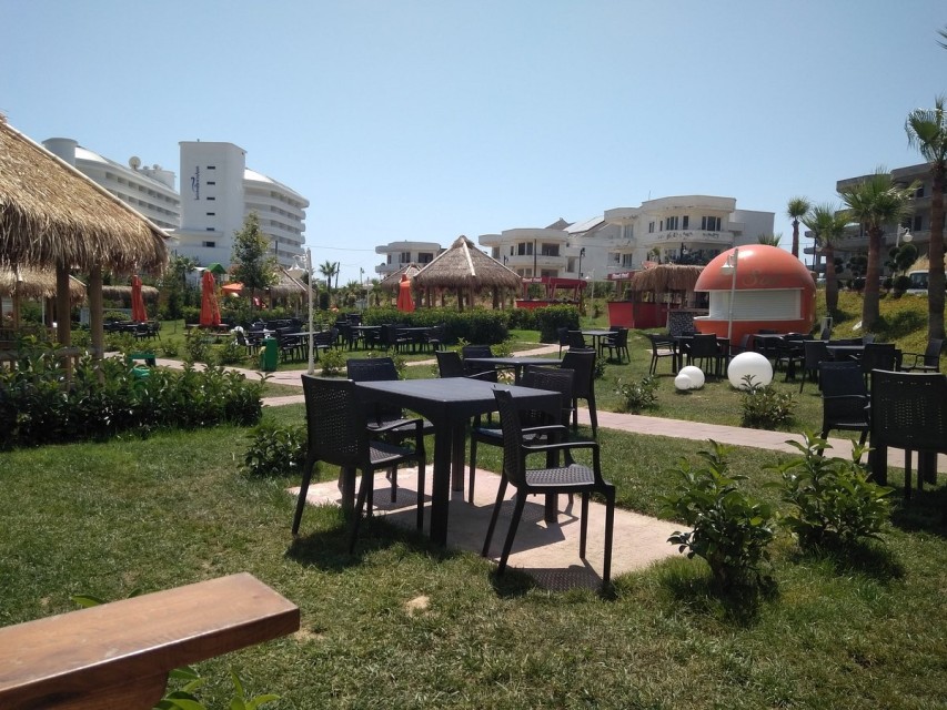 محوطه هتل محوطه هتل