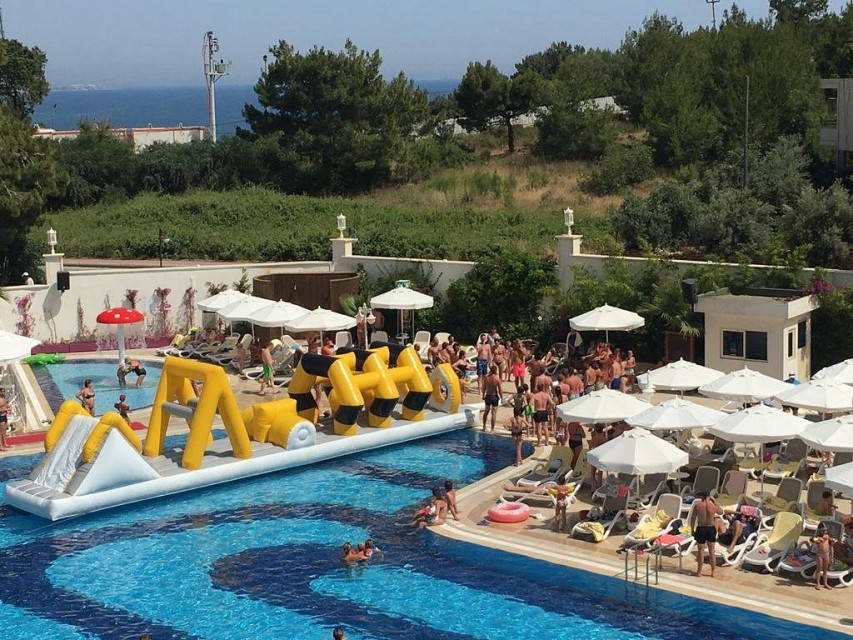 محوطه هتل محوطه هتل