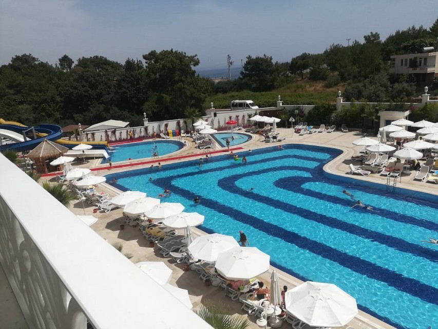 محوطه هتل محوطه هتل