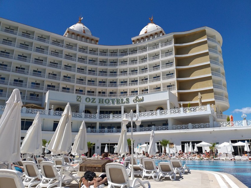 محوطه هتل محوطه هتل