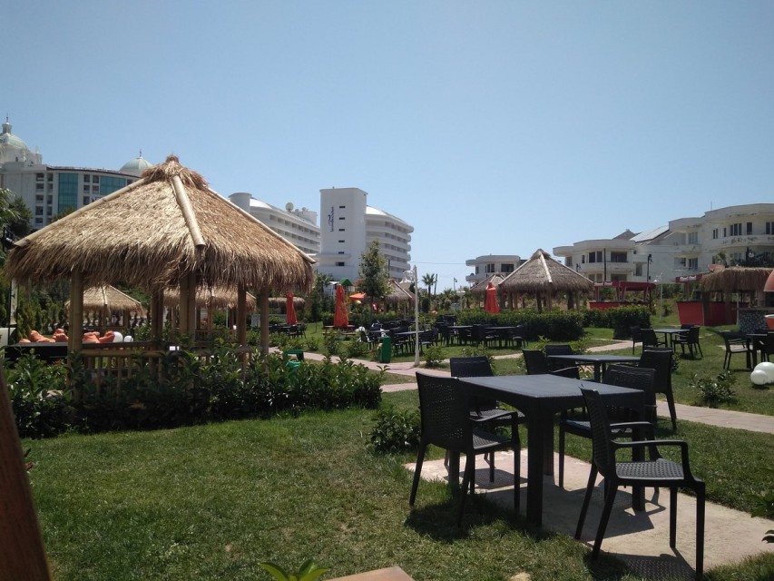 محوطه هتل محوطه هتل