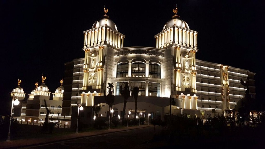 محوطه هتل محوطه هتل