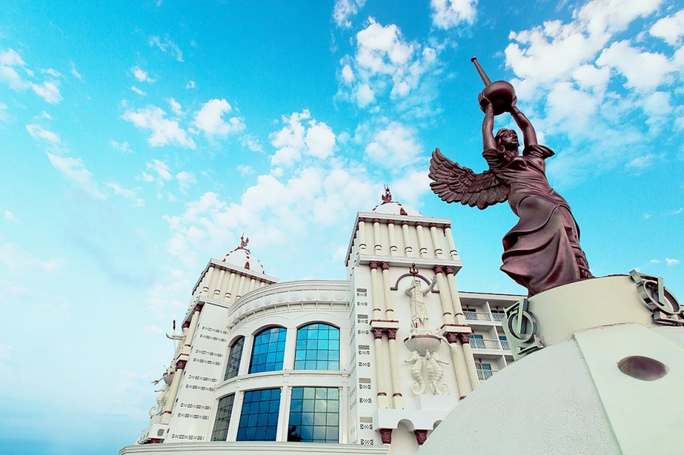 محوطه هتل محوطه هتل