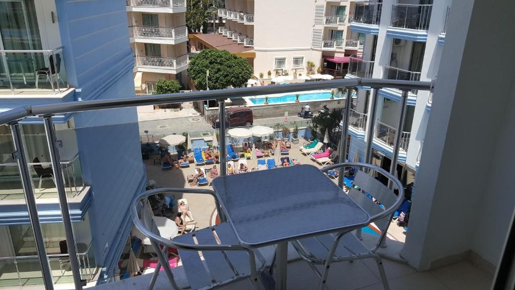 محوطه هتل محوطه هتل