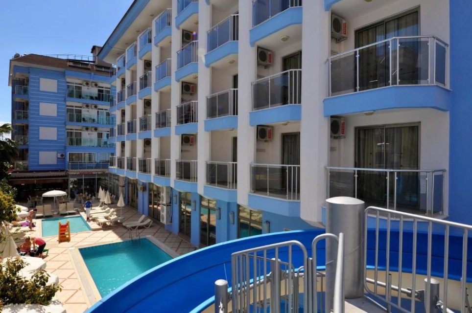 محوطه هتل محوطه هتل