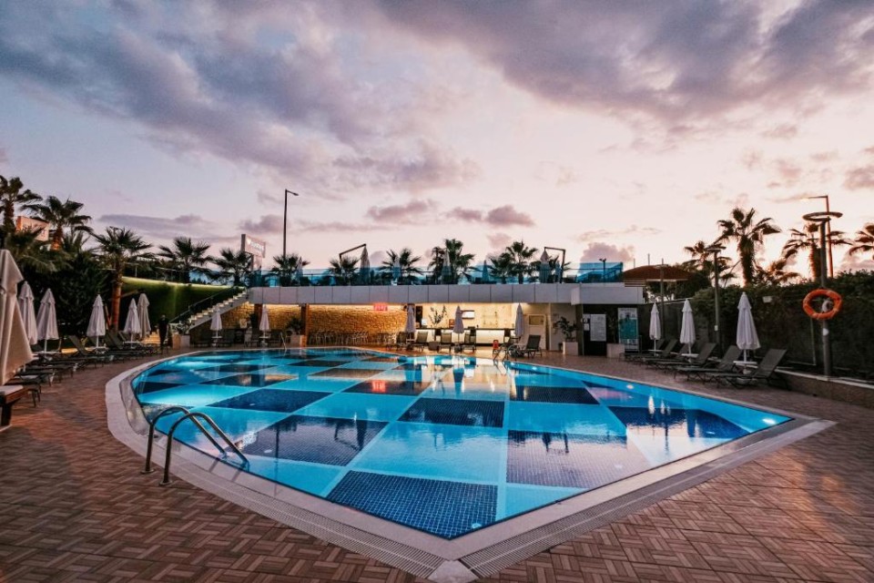 محوطه هتل محوطه هتل