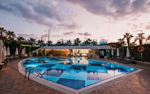 محوطه هتل محوطه هتل