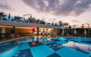 محوطه هتل محوطه هتل