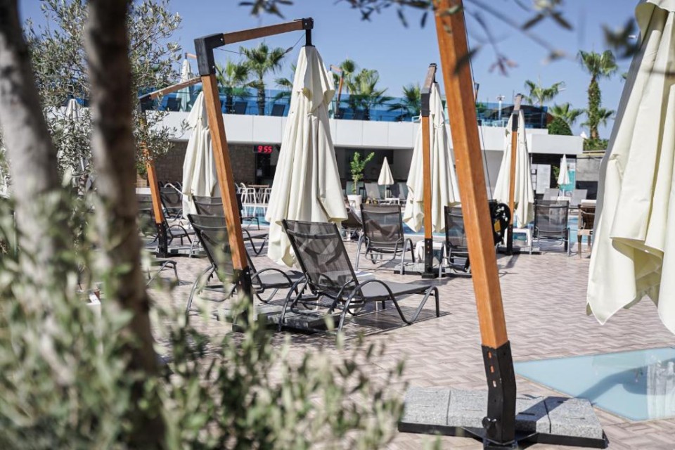 محوطه هتل محوطه هتل