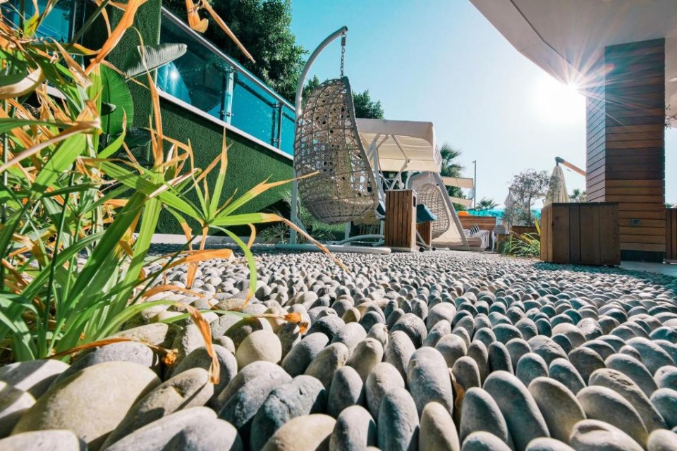 محوطه هتل محوطه هتل