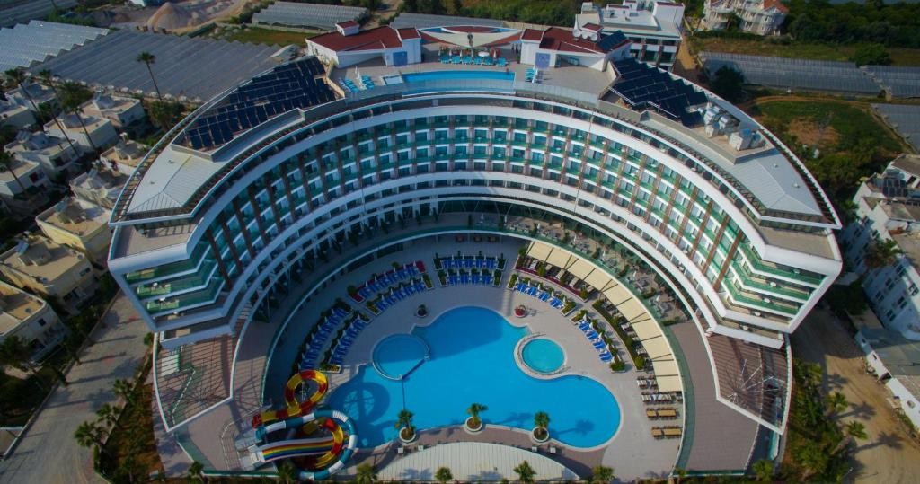 محوطه هتل محوطه هتل