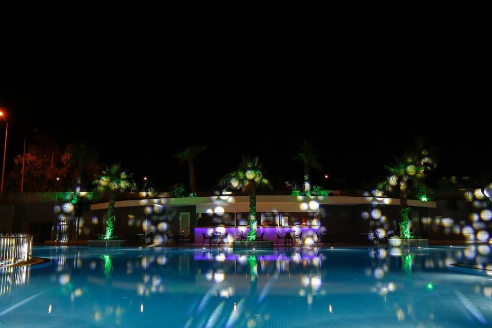 محوطه هتل محوطه هتل