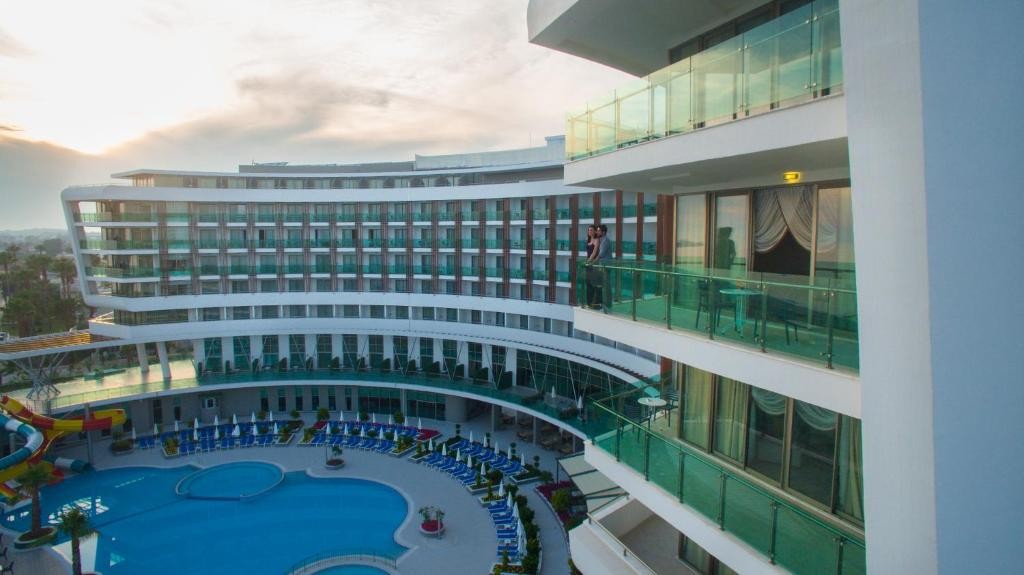 محوطه هتل محوطه هتل