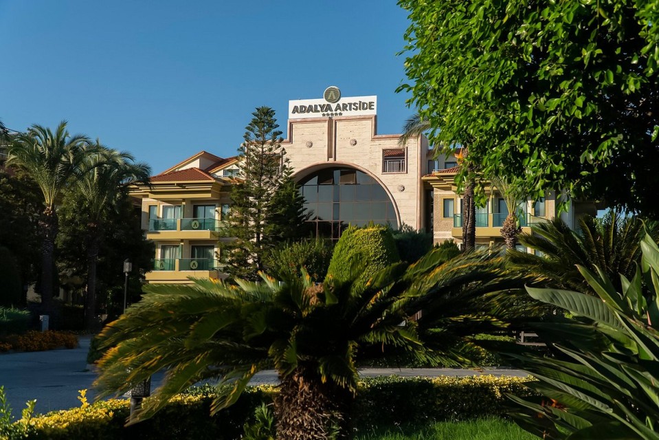 محوطه هتل محوطه هتل