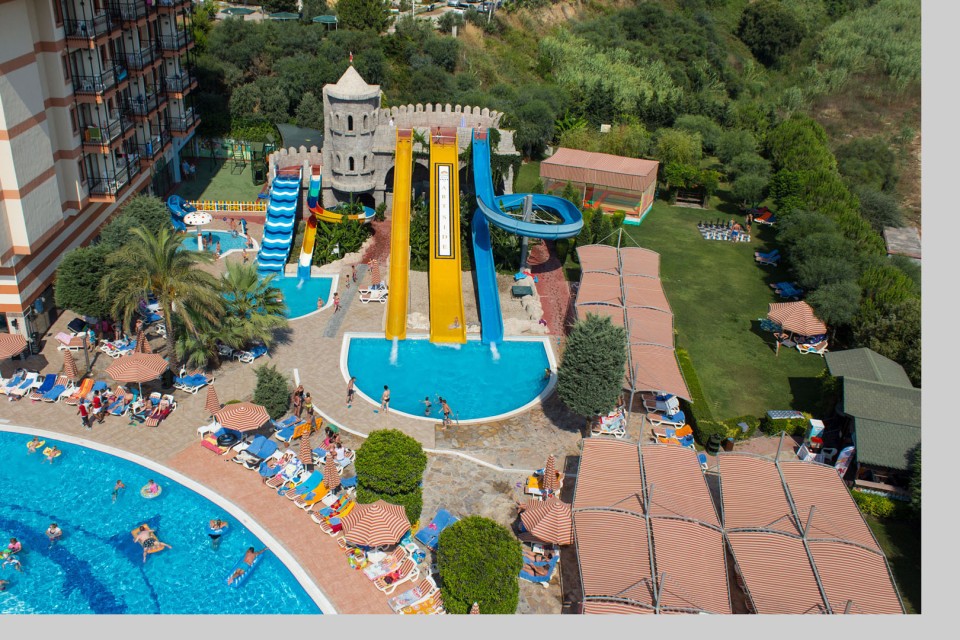 محوطه هتل محوطه هتل