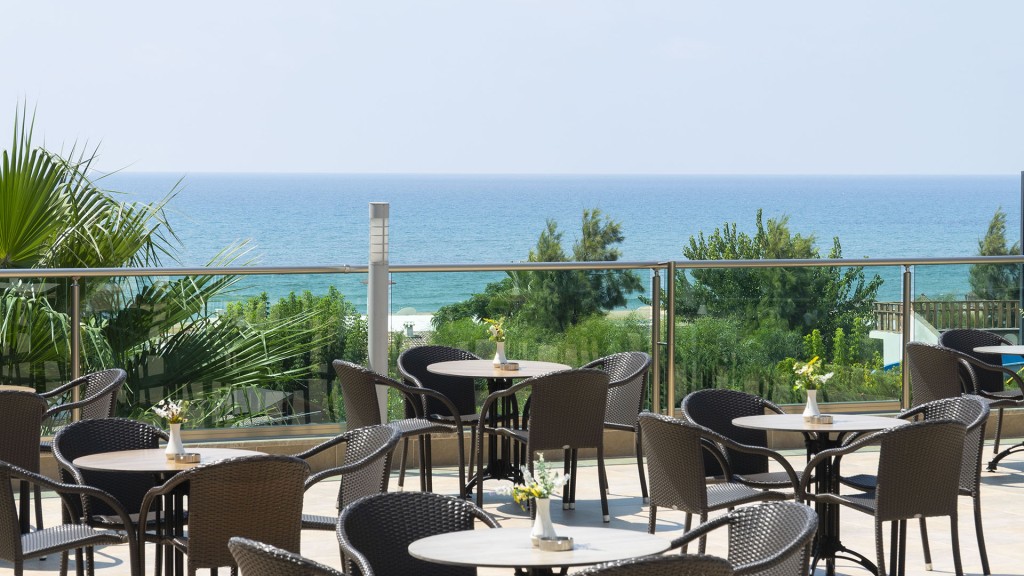 محوطه هتل محوطه هتل