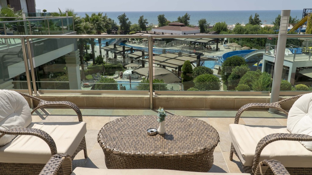 محوطه هتل محوطه هتل