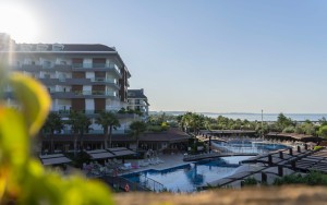 محوطه هتل محوطه هتل