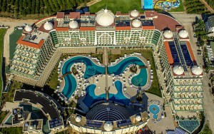 محوطه هتل محوطه هتل