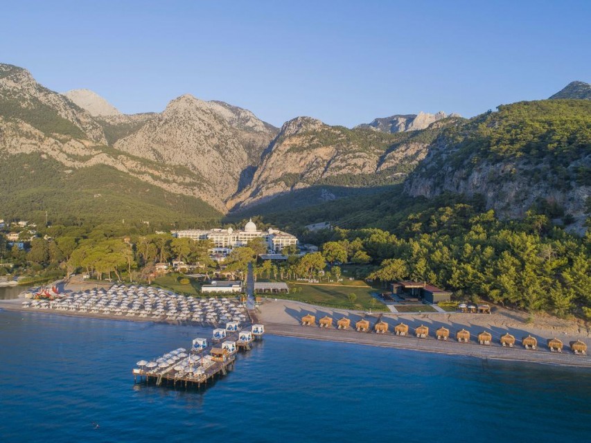 محوطه هتل محوطه هتل