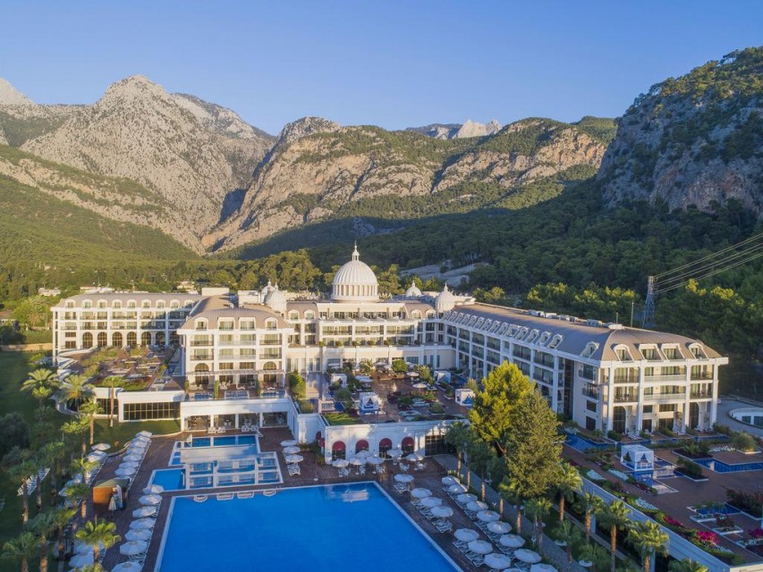 محوطه هتل محوطه هتل