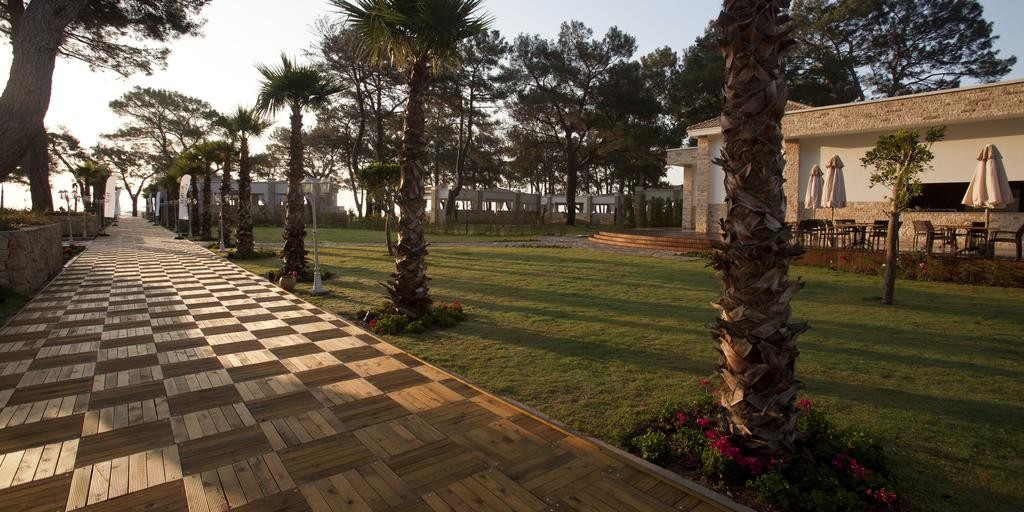 محوطه هتل محوطه هتل