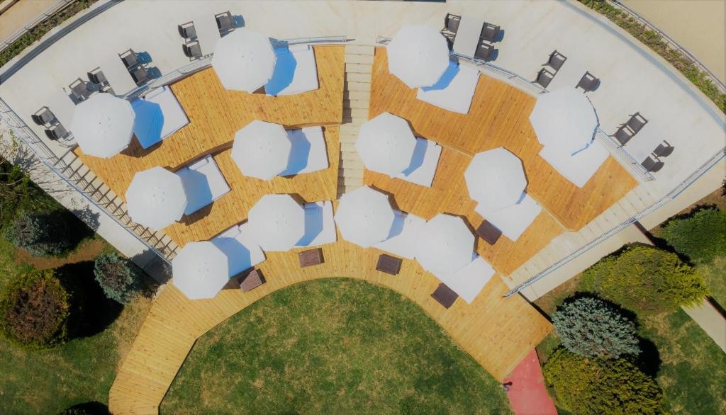 محوطه هتل محوطه هتل